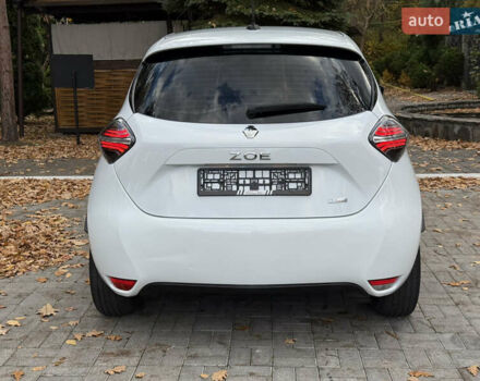 Білий Рено Зое, об'ємом двигуна 0 л та пробігом 30 тис. км за 12300 $, фото 4 на Automoto.ua