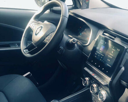 Белый Рено Зое, объемом двигателя 0 л и пробегом 38 тыс. км за 11999 $, фото 16 на Automoto.ua