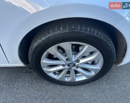 Белый Рено Зое, объемом двигателя 0 л и пробегом 83 тыс. км за 11999 $, фото 6 на Automoto.ua