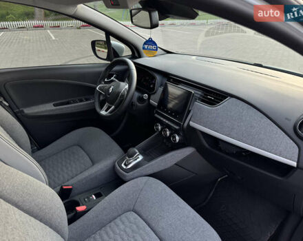 Белый Рено Зое, объемом двигателя 0 л и пробегом 72 тыс. км за 12450 $, фото 28 на Automoto.ua