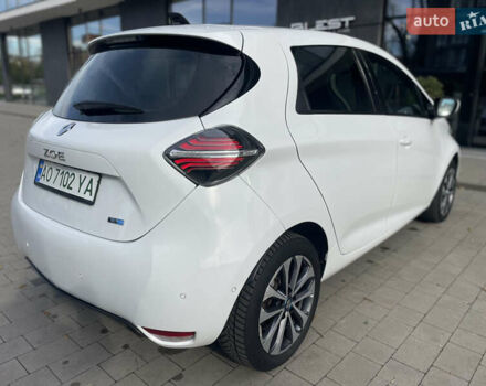 Белый Рено Зое, объемом двигателя 0 л и пробегом 106 тыс. км за 12299 $, фото 38 на Automoto.ua