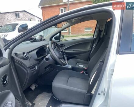 Белый Рено Зое, объемом двигателя 0 л и пробегом 65 тыс. км за 11900 $, фото 7 на Automoto.ua