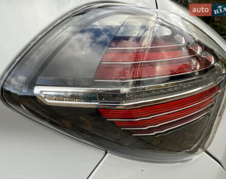 Білий Рено Зое, об'ємом двигуна 0 л та пробігом 30 тис. км за 12300 $, фото 27 на Automoto.ua