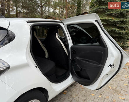 Білий Рено Зое, об'ємом двигуна 0 л та пробігом 30 тис. км за 12300 $, фото 9 на Automoto.ua