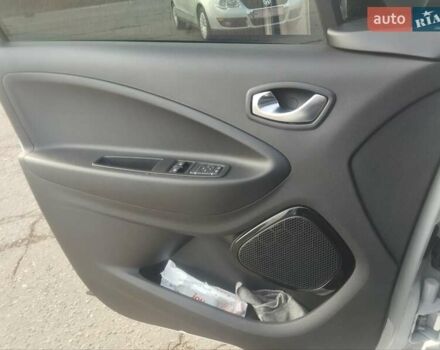Білий Рено Зое, об'ємом двигуна 0 л та пробігом 39 тис. км за 13700 $, фото 11 на Automoto.ua
