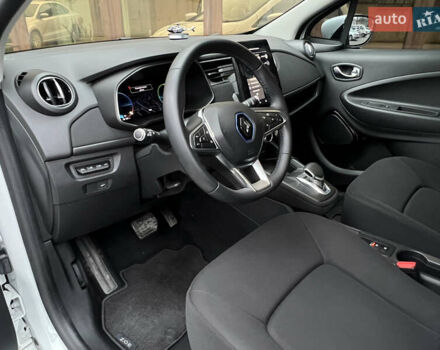 Белый Рено Зое, объемом двигателя 0 л и пробегом 31 тыс. км за 11999 $, фото 64 на Automoto.ua