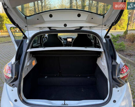 Белый Рено Зое, объемом двигателя 0 л и пробегом 118 тыс. км за 12900 $, фото 29 на Automoto.ua