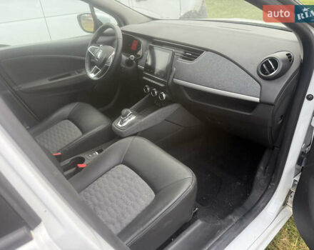 Белый Рено Зое, объемом двигателя 0 л и пробегом 33 тыс. км за 6950 $, фото 7 на Automoto.ua