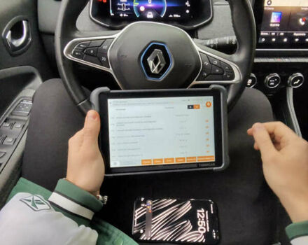 Білий Рено Зое, об'ємом двигуна 0 л та пробігом 77 тис. км за 12990 $, фото 43 на Automoto.ua