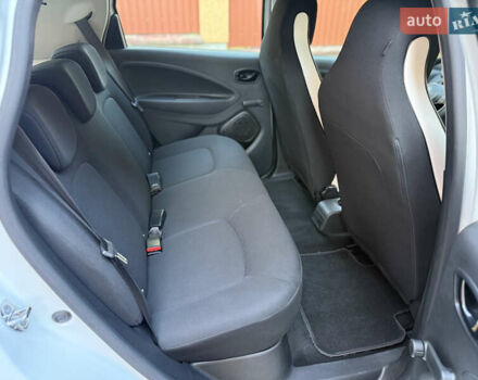 Белый Рено Зое, объемом двигателя 0 л и пробегом 44 тыс. км за 11999 $, фото 14 на Automoto.ua