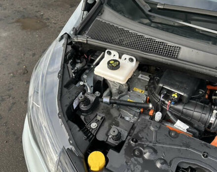 Білий Рено Зое, об'ємом двигуна 0 л та пробігом 36 тис. км за 12400 $, фото 20 на Automoto.ua