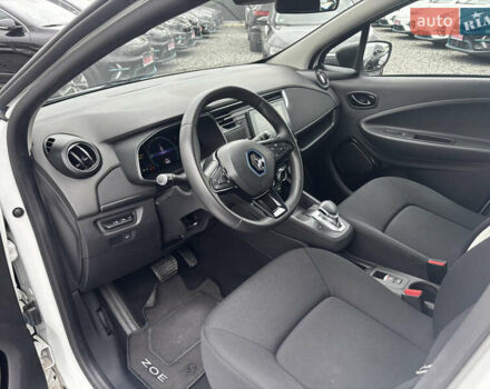 Белый Рено Зое, объемом двигателя 0 л и пробегом 41 тыс. км за 11600 $, фото 23 на Automoto.ua