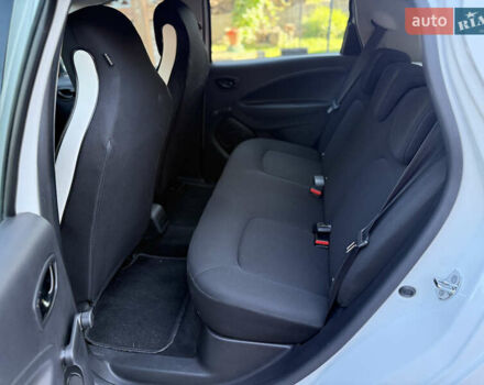 Белый Рено Зое, объемом двигателя 0 л и пробегом 44 тыс. км за 11999 $, фото 15 на Automoto.ua
