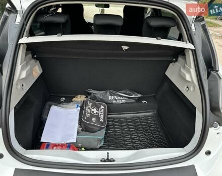 Рено Зое 2020 в Бердичеве на Automoto.ua Белый Рено Зое, объемом двигателя 0 л и пробегом 25 тыс. км за 13400 $, фото 10 на Automoto.ua