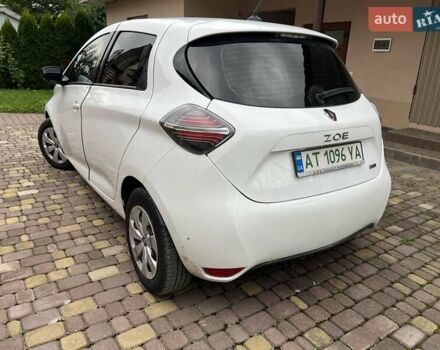 Белый Рено Зое, объемом двигателя 0 л и пробегом 54 тыс. км за 13200 $, фото 13 на Automoto.ua