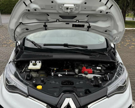 Белый Рено Зое, объемом двигателя 0 л и пробегом 97 тыс. км за 11900 $, фото 47 на Automoto.ua