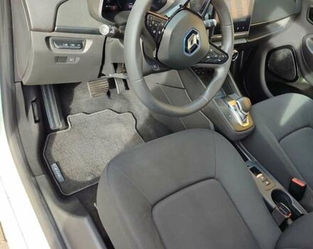 Белый Рено Зое, объемом двигателя 0 л и пробегом 78 тыс. км за 11850 $, фото 7 на Automoto.ua