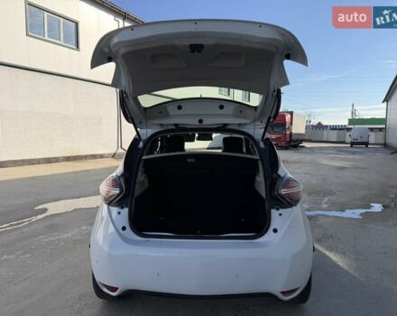 Белый Рено Зое, объемом двигателя 0 л и пробегом 93 тыс. км за 11500 $, фото 14 на Automoto.ua