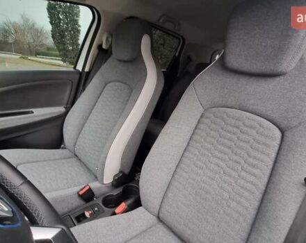 Білий Рено Зое, об'ємом двигуна 0 л та пробігом 78 тис. км за 11800 $, фото 25 на Automoto.ua