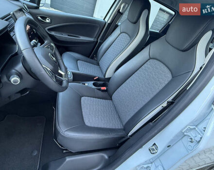 Білий Рено Зое, об'ємом двигуна 0 л та пробігом 23 тис. км за 13150 $, фото 24 на Automoto.ua