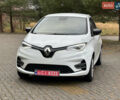 Белый Рено Зое, объемом двигателя 0 л и пробегом 28 тыс. км за 12500 $, фото 2 на Automoto.ua