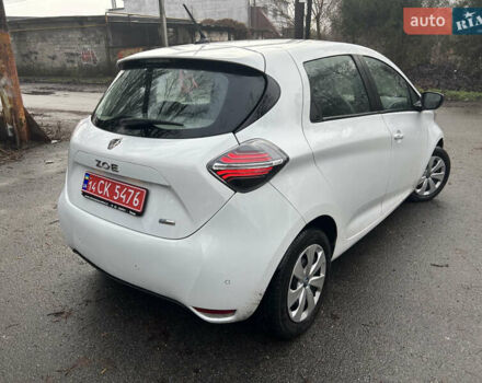 Белый Рено Зое, объемом двигателя 0 л и пробегом 58 тыс. км за 11780 $, фото 6 на Automoto.ua