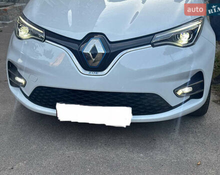 Белый Рено Зое, объемом двигателя 0 л и пробегом 26 тыс. км за 13888 $, фото 19 на Automoto.ua