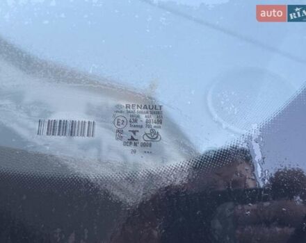 Белый Рено Зое, объемом двигателя 0 л и пробегом 85 тыс. км за 12999 $, фото 48 на Automoto.ua