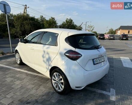 Белый Рено Зое, объемом двигателя 0 л и пробегом 70 тыс. км за 11800 $, фото 2 на Automoto.ua