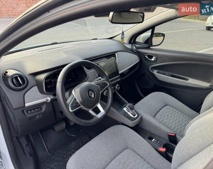 Белый Рено Зое, объемом двигателя 0 л и пробегом 72 тыс. км за 12450 $, фото 15 на Automoto.ua