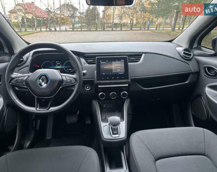 Белый Рено Зое, объемом двигателя 0 л и пробегом 28 тыс. км за 12500 $, фото 29 на Automoto.ua