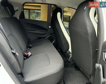 Белый Рено Зое, объемом двигателя 0 л и пробегом 31 тыс. км за 11999 $, фото 46 на Automoto.ua