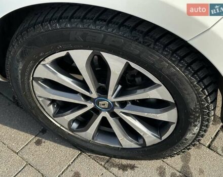 Белый Рено Зое, объемом двигателя 0 л и пробегом 124 тыс. км за 13200 $, фото 16 на Automoto.ua