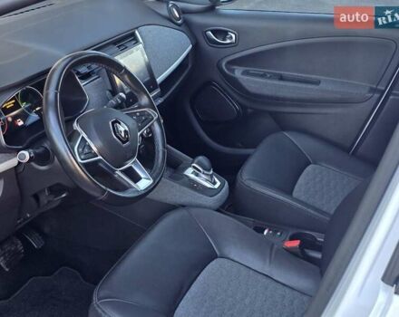 Белый Рено Зое, объемом двигателя 0 л и пробегом 85 тыс. км за 12999 $, фото 22 на Automoto.ua