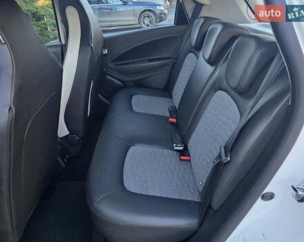 Белый Рено Зое, объемом двигателя 0 л и пробегом 85 тыс. км за 12999 $, фото 25 на Automoto.ua