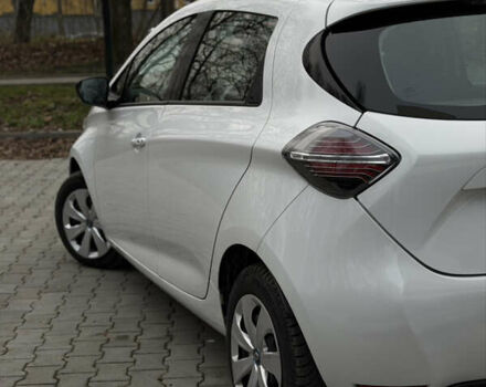 Білий Рено Зое, об'ємом двигуна 0 л та пробігом 28 тис. км за 12222 $, фото 13 на Automoto.ua