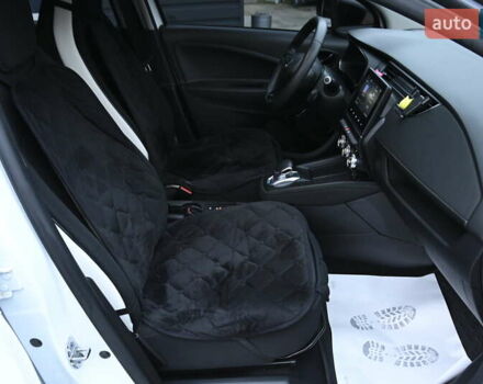 Білий Рено Зое, об'ємом двигуна 0 л та пробігом 41 тис. км за 13200 $, фото 34 на Automoto.ua