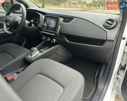 Белый Рено Зое, объемом двигателя 0 л и пробегом 28 тыс. км за 12500 $, фото 37 на Automoto.ua