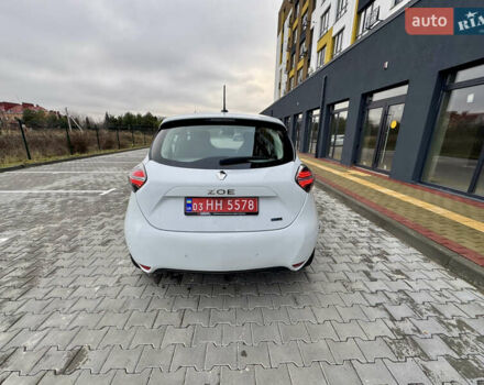 Белый Рено Зое, объемом двигателя 0 л и пробегом 55 тыс. км за 13300 $, фото 5 на Automoto.ua