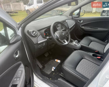 Белый Рено Зое, объемом двигателя 0 л и пробегом 33 тыс. км за 6950 $, фото 6 на Automoto.ua