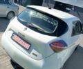 Белый Рено Зое, объемом двигателя 0 л и пробегом 163 тыс. км за 10500 $, фото 4 на Automoto.ua