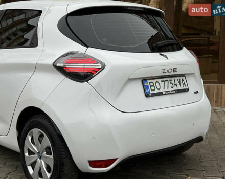 Белый Рено Зое, объемом двигателя 0 л и пробегом 31 тыс. км за 11999 $, фото 16 на Automoto.ua