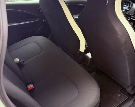 Білий Рено Зое, об'ємом двигуна 0 л та пробігом 69 тис. км за 11800 $, фото 29 на Automoto.ua