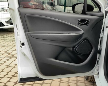 Белый Рено Зое, объемом двигателя 0 л и пробегом 66 тыс. км за 12499 $, фото 7 на Automoto.ua