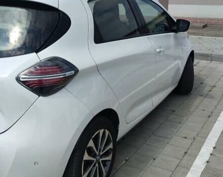 Белый Рено Зое, объемом двигателя 0 л и пробегом 78 тыс. км за 11800 $, фото 4 на Automoto.ua