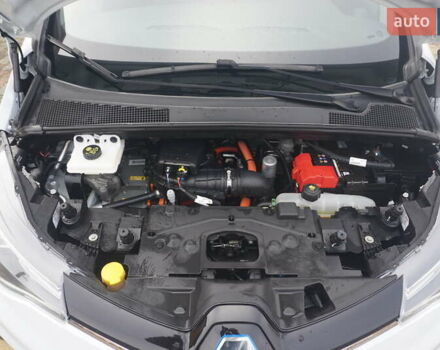 Белый Рено Зое, объемом двигателя 0 л и пробегом 122 тыс. км за 13000 $, фото 54 на Automoto.ua