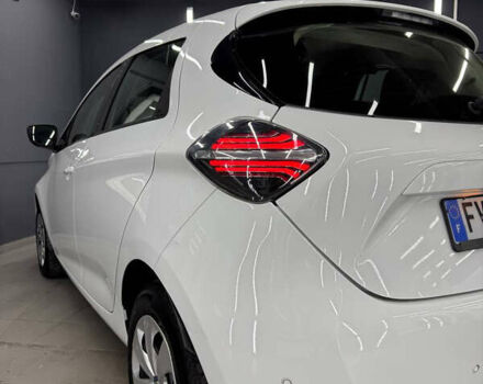 Белый Рено Зое, объемом двигателя 0 л и пробегом 46 тыс. км за 12150 $, фото 10 на Automoto.ua