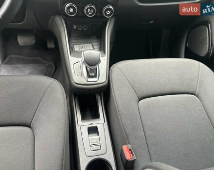 Белый Рено Зое, объемом двигателя 0 л и пробегом 28 тыс. км за 12500 $, фото 25 на Automoto.ua