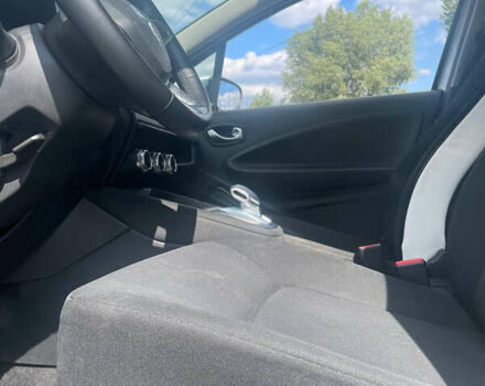 Білий Рено Зое, об'ємом двигуна 0 л та пробігом 60 тис. км за 11500 $, фото 9 на Automoto.ua