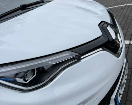 Белый Рено Зое, объемом двигателя 0 л и пробегом 97 тыс. км за 11900 $, фото 16 на Automoto.ua